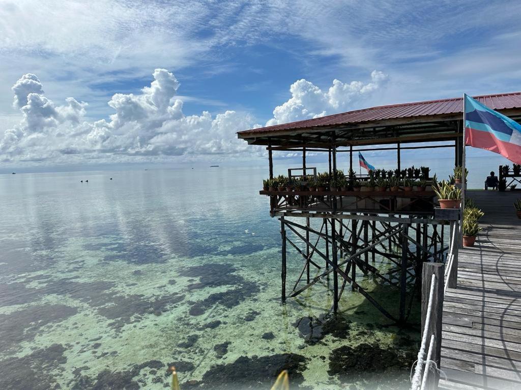 Апартаменты Mabul Backpackers Mabul Island Экстерьер фото